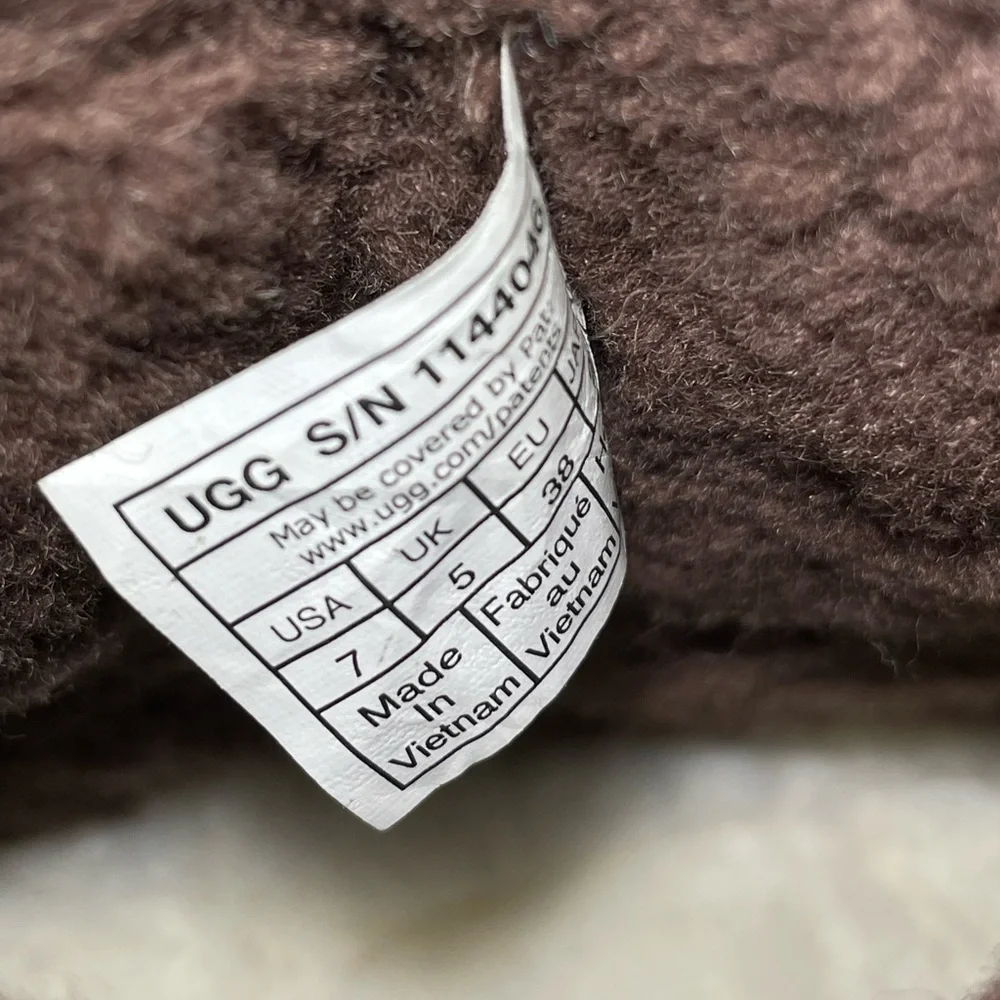 UGG Classic Chillapeak Boots Burnt Cedar - Picture 9 of 10